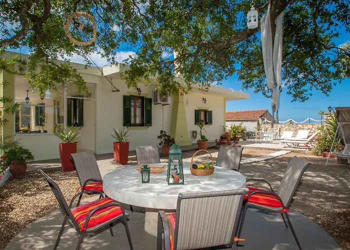 Prázdninový dům Leandros Private House Near Shipwreck By 