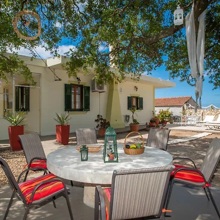 別荘 Leandros Private House Near Shipwreck By 